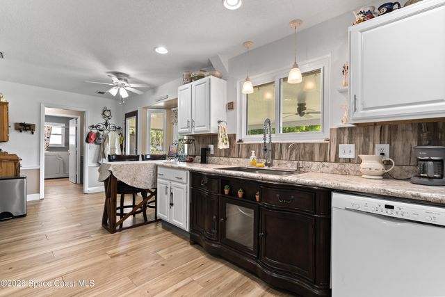 1985 Flashy Lane, Malabar, FL 32950