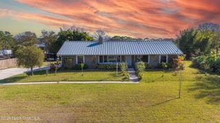 1985 Flashy Lane, Malabar, FL 32950