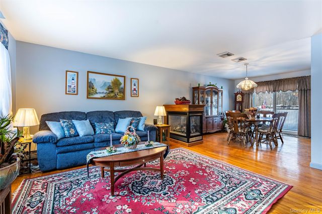 2096 State Route 94, Salisbury Mills, NY 12577