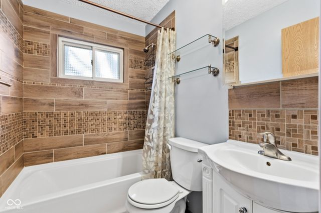 1405 Lafayette Avenue, Lebanon, IN 46052