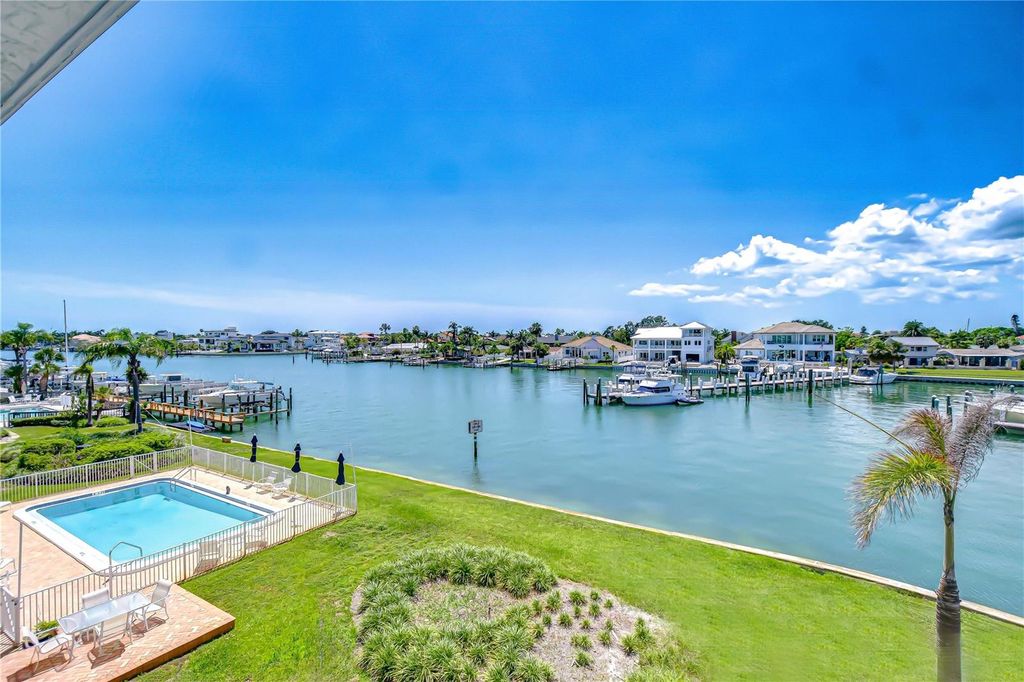 340 PINELLAS BAYWAY S 304, St Petersburg, FL 33715