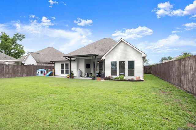 37226 Meador Ln, Geismar, LA 70734