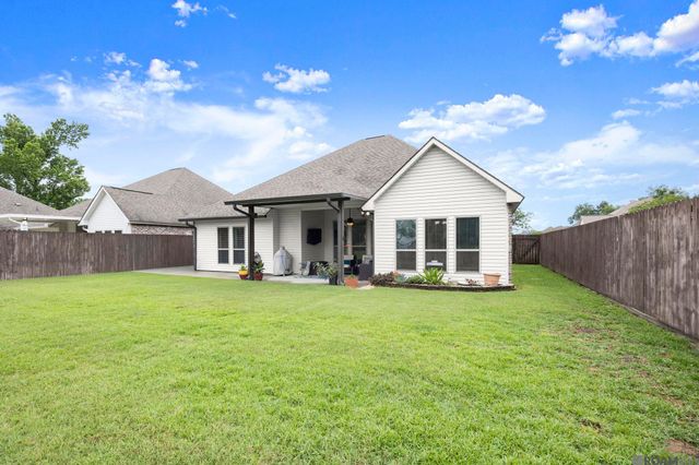 37226 Meador Ln, Geismar, LA 70734