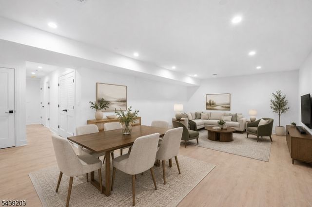132 Warren St, Clifton City, NJ 07013