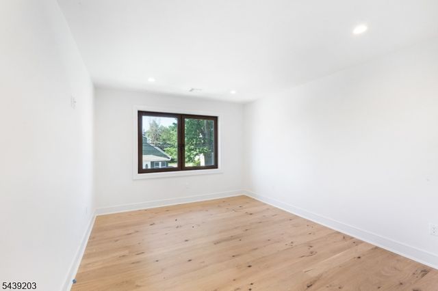 132 Warren St, Clifton City, NJ 07013