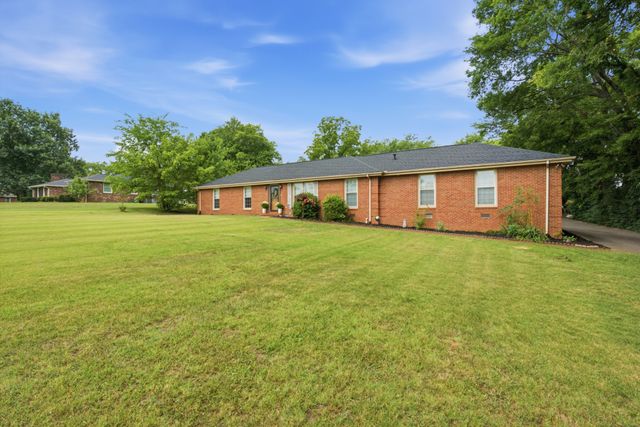 228 Maple Hill Rd, Lebanon, TN 37087