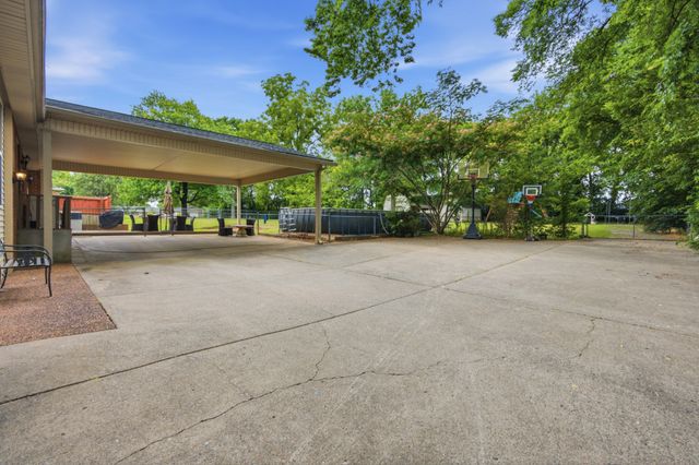 228 Maple Hill Rd, Lebanon, TN 37087
