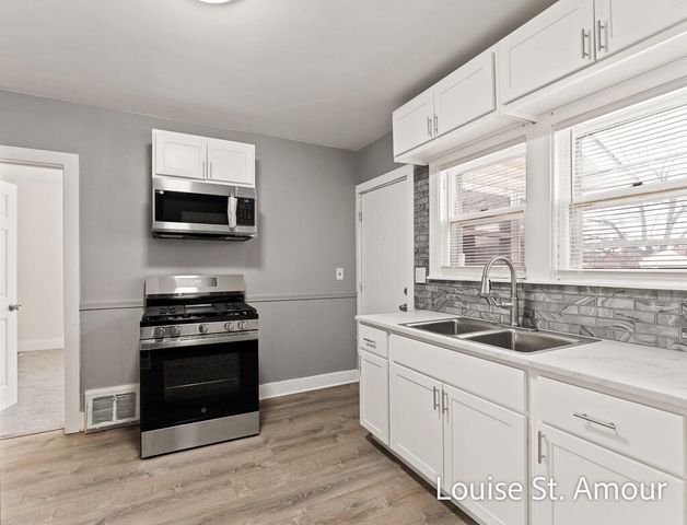 436 Catawba Avenue, Muskegon, MI 49442