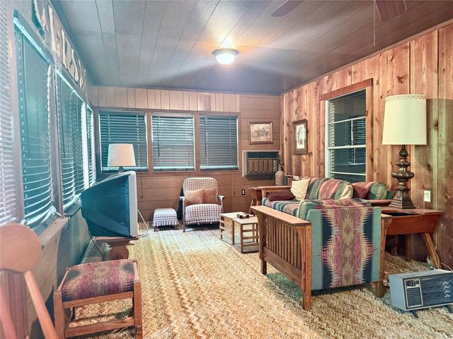 526 Mount Pisgah Road, Woodville, TX 75979