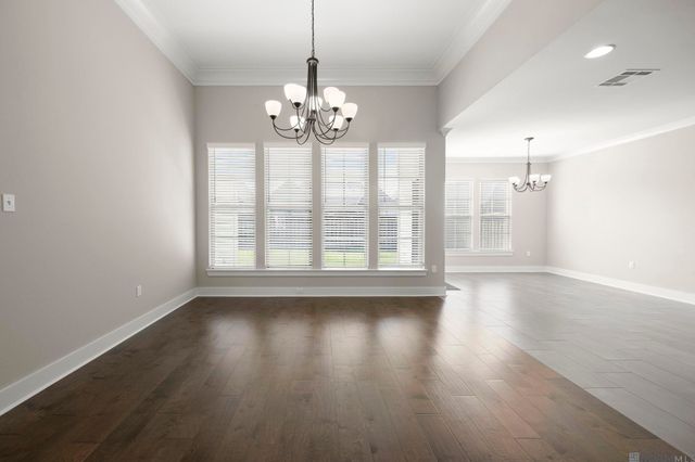 525 Silverbill Ln, Baton Rouge, LA 70810