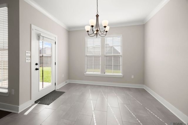 525 Silverbill Ln, Baton Rouge, LA 70810