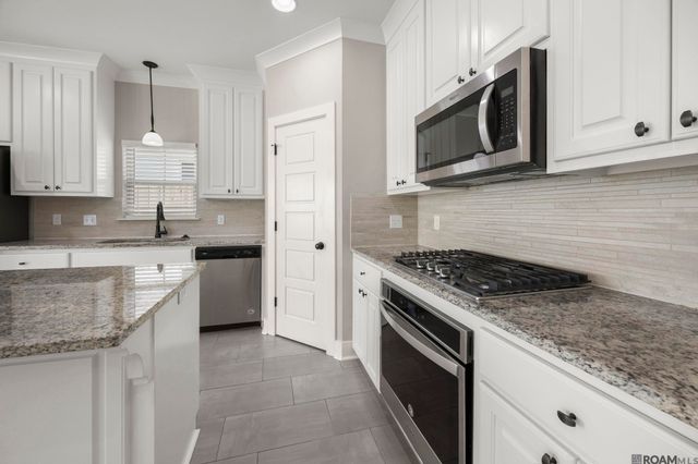 525 Silverbill Ln, Baton Rouge, LA 70810