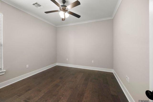 525 Silverbill Ln, Baton Rouge, LA 70810