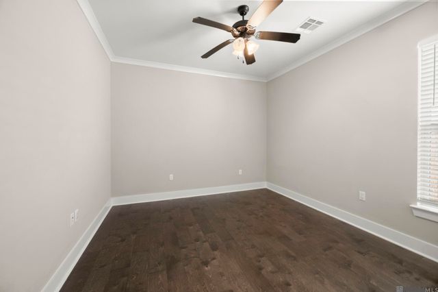 525 Silverbill Ln, Baton Rouge, LA 70810