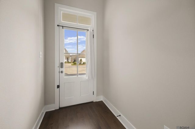 525 Silverbill Ln, Baton Rouge, LA 70810