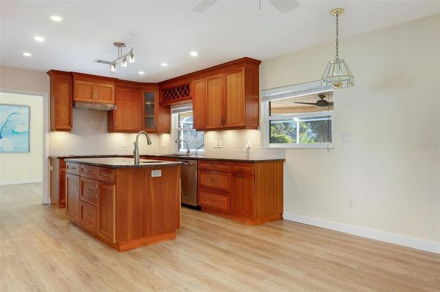 9210 GRAND BLANC DRIVE, Seminole, FL 33777