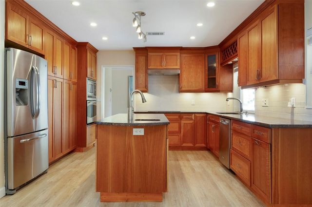 9210 GRAND BLANC DRIVE, Seminole, FL 33777