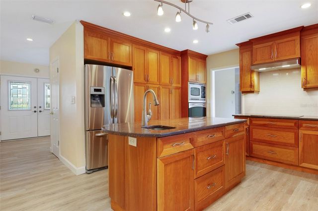 9210 GRAND BLANC DRIVE, Seminole, FL 33777