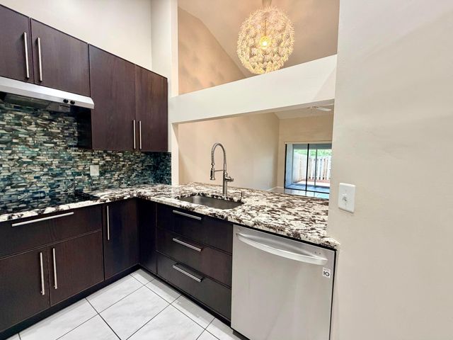 11137 NW 38th Place, Sunrise, FL 33351