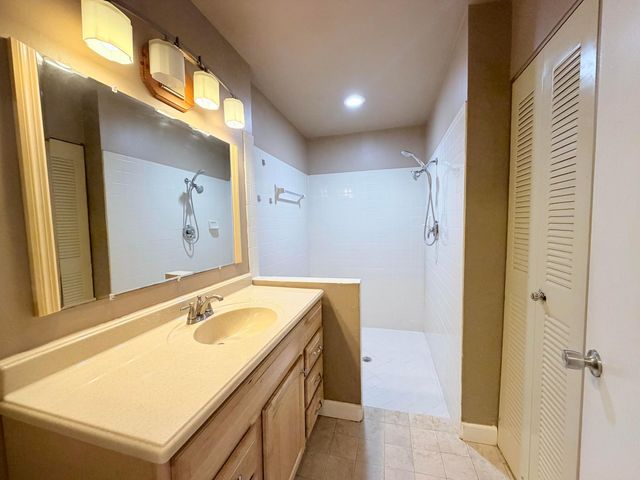 11137 NW 38th Place, Sunrise, FL 33351