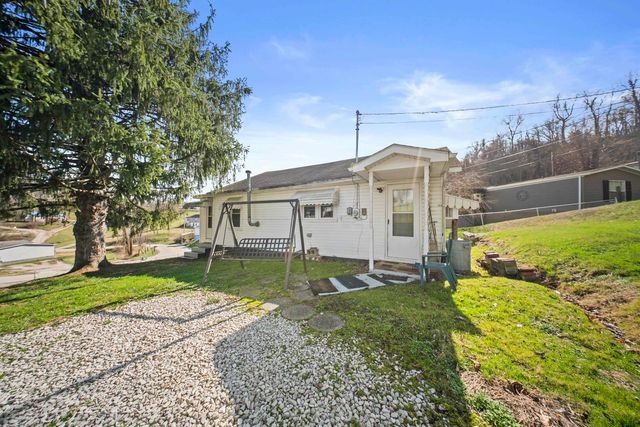 481 Barger Hill, Kenova, WV 25704