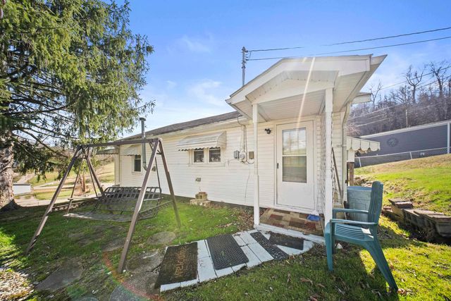 481 Barger Hill, Kenova, WV 25704