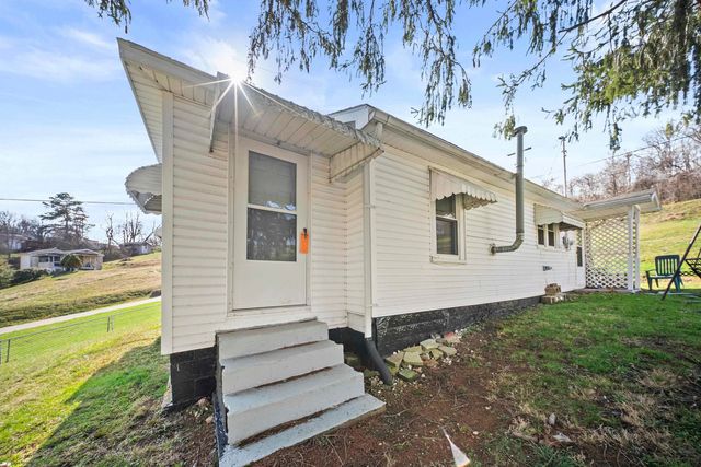 481 Barger Hill, Kenova, WV 25704