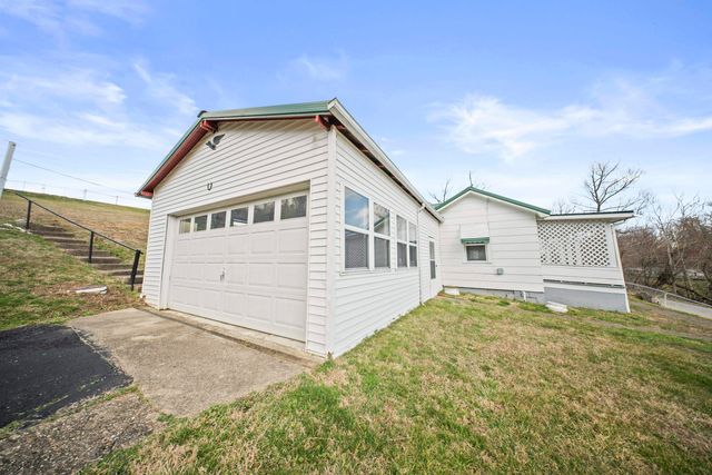 481 Barger Hill, Kenova, WV 25704