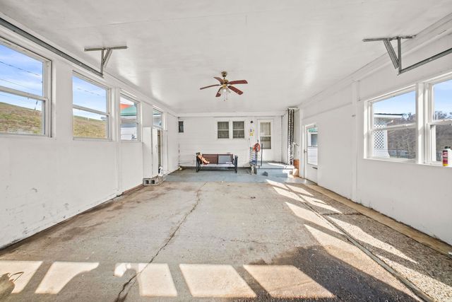 481 Barger Hill, Kenova, WV 25704