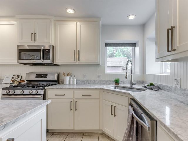3233 Hickory Stick Road, Oklahoma City, OK 73120