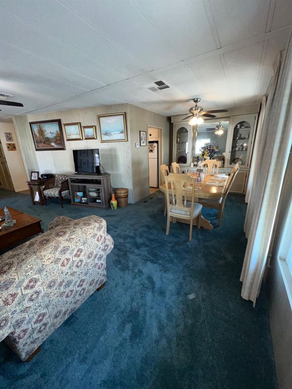 Image 11 of property listing at 2706 W Ashlan Avenue # 281, Fresno, CA 93705