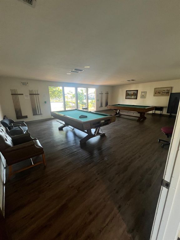 Image 31 of property listing at 2706 W Ashlan Avenue # 281, Fresno, CA 93705