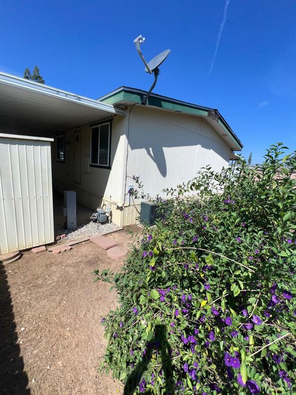 Image 5 of property listing at 2706 W Ashlan Avenue # 281, Fresno, CA 93705