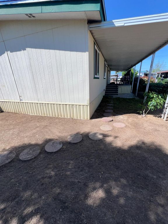 Image 6 of property listing at 2706 W Ashlan Avenue # 281, Fresno, CA 93705