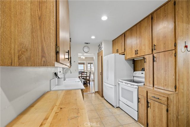 4770 San Bernardino, Montclair, CA 91763