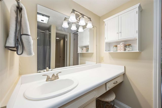 454 N Post Oak Lane, Houston, TX 77024