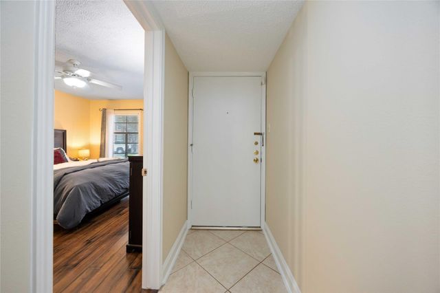 454 N Post Oak Lane, Houston, TX 77024