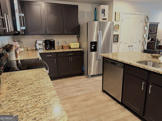 2217 Gateway Trail, Ellenwood, GA 30294