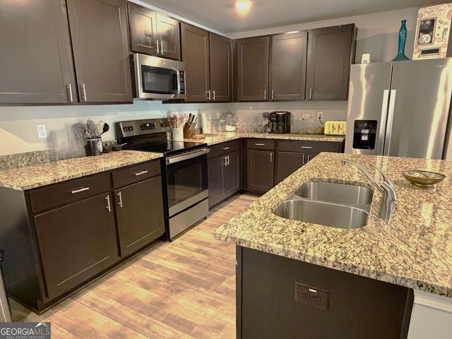 2217 Gateway Trail, Ellenwood, GA 30294