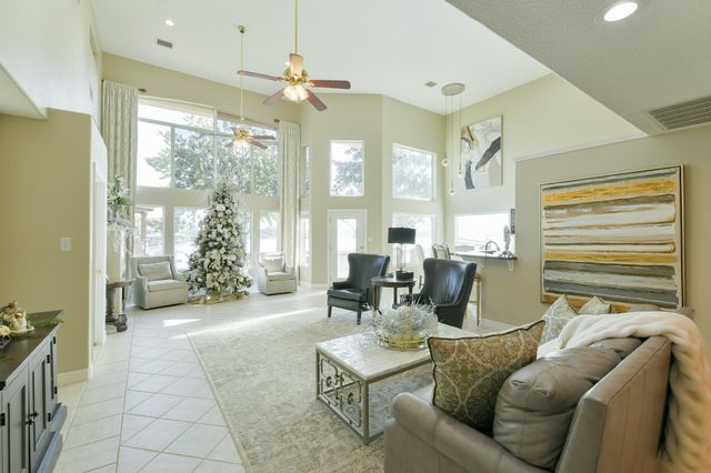 309 Harbor Circle, Montgomery, TX 77356