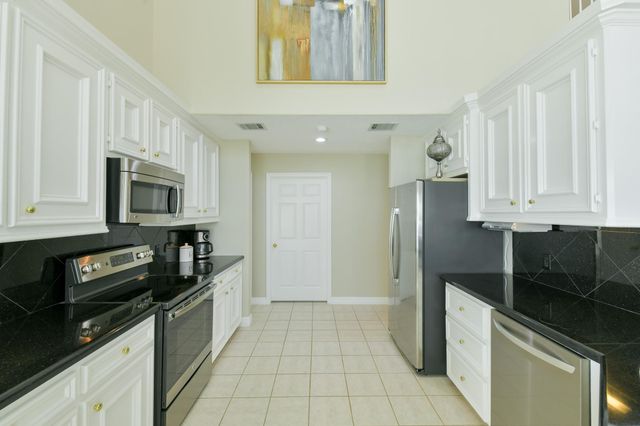 309 Harbor Circle, Montgomery, TX 77356