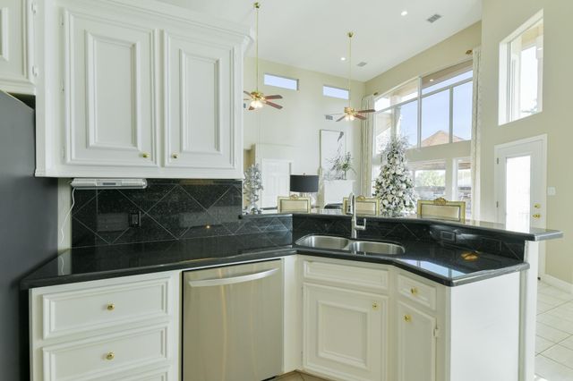 309 Harbor Circle, Montgomery, TX 77356