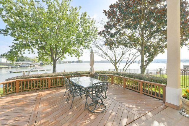 309 Harbor Circle, Montgomery, TX 77356