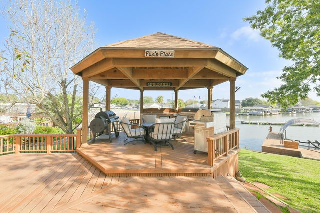 309 Harbor Circle, Montgomery, TX 77356