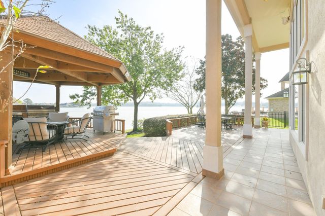 309 Harbor Circle, Montgomery, TX 77356