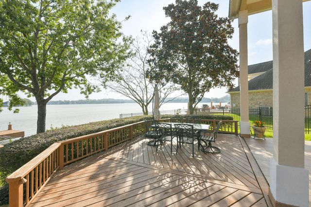 309 Harbor Circle, Montgomery, TX 77356