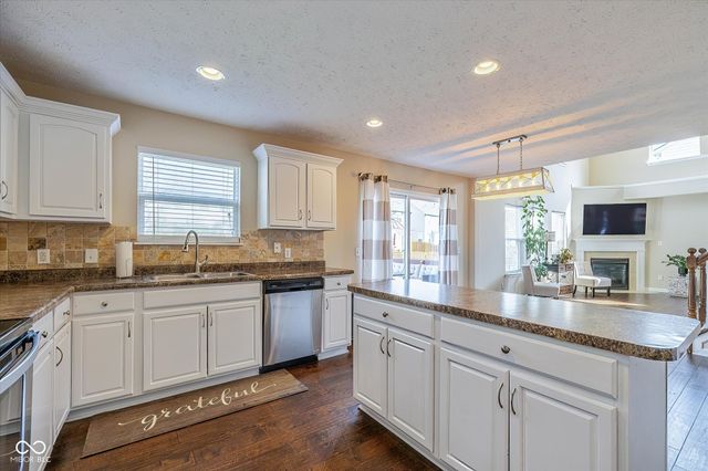 14416 Chapelwood Lane, Fishers, IN 46037