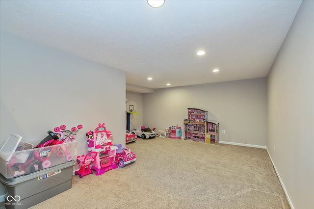 14416 Chapelwood Lane, Fishers, IN 46037