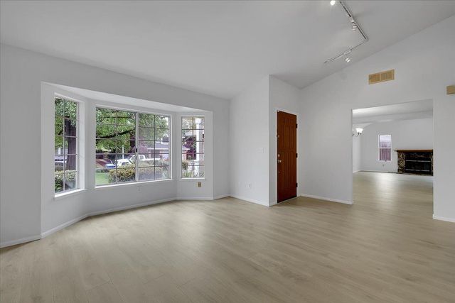 134 Winterstein Dr, Folsom, CA 95630