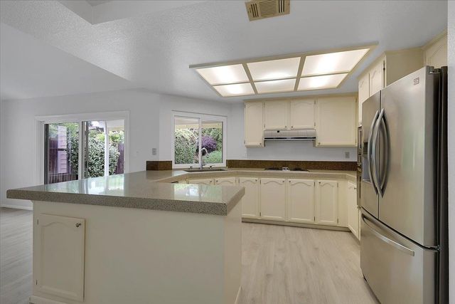 134 Winterstein Dr, Folsom, CA 95630